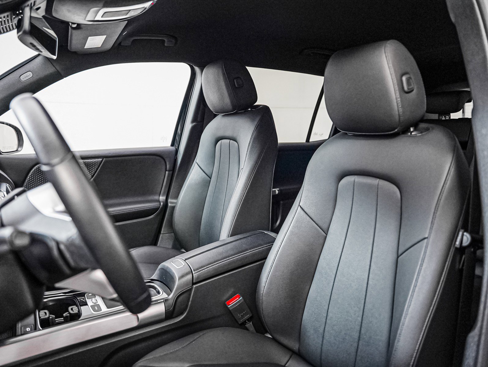 Certified 2024 Mercedes-Benz GLB 250 image 12