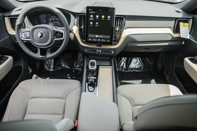 New 2026 Volvo XC60 B5 Plus w/ Protection Package Premier AWD/4WD image 21