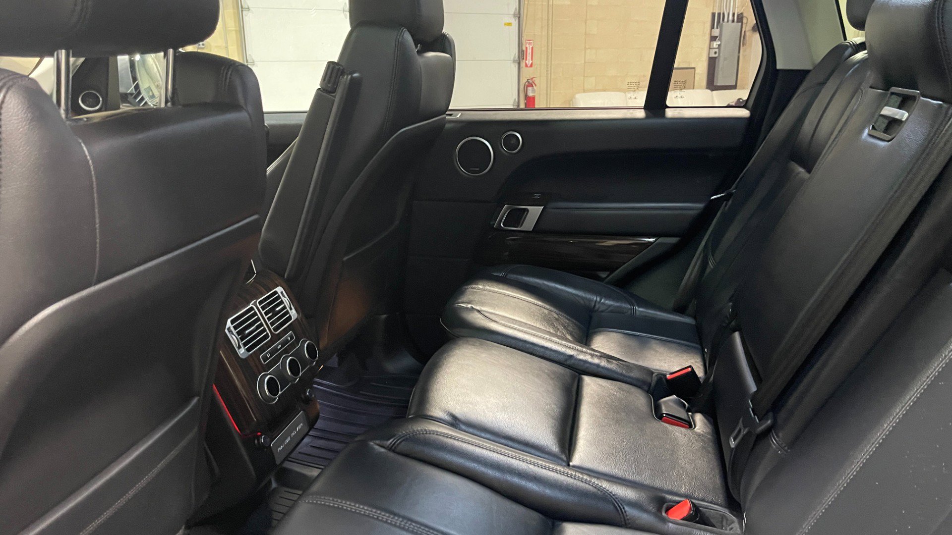 Used 2017 Land Rover Range Rover image 26