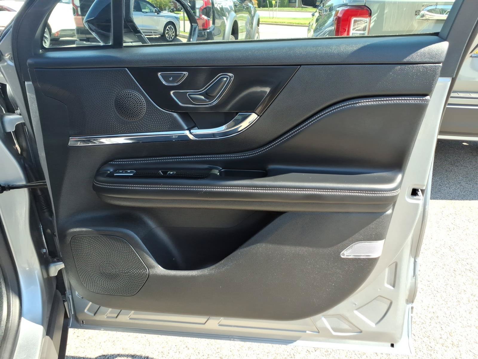 Certified 2024 Lincoln Corsair AWD w/ Equipment Group 101A image 30