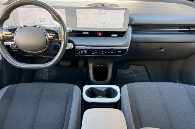 Certified 2024 Hyundai Ioniq 5 SEL RWD image 17