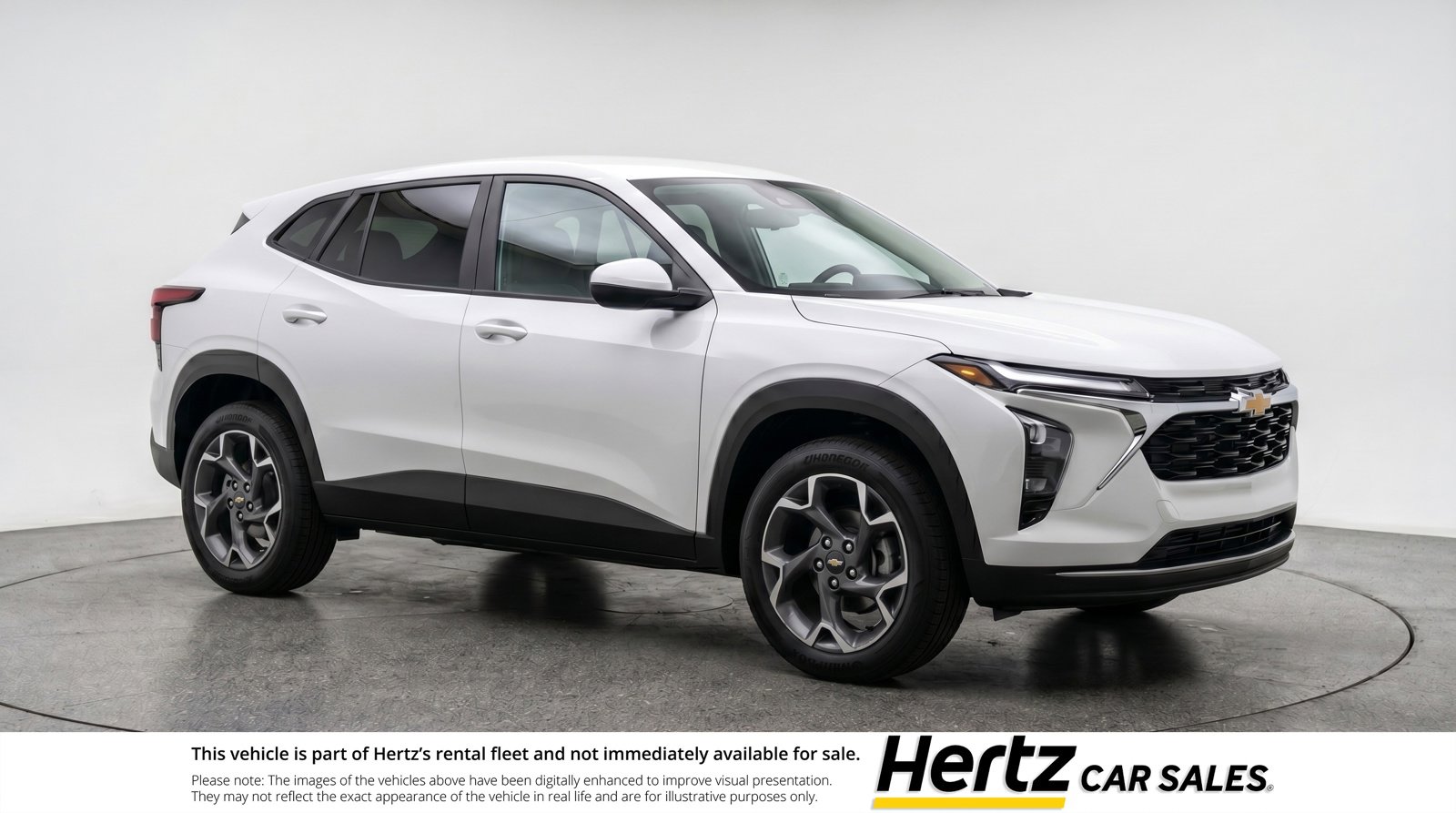 Used 2025 Chevrolet Trax LT FWD image 1