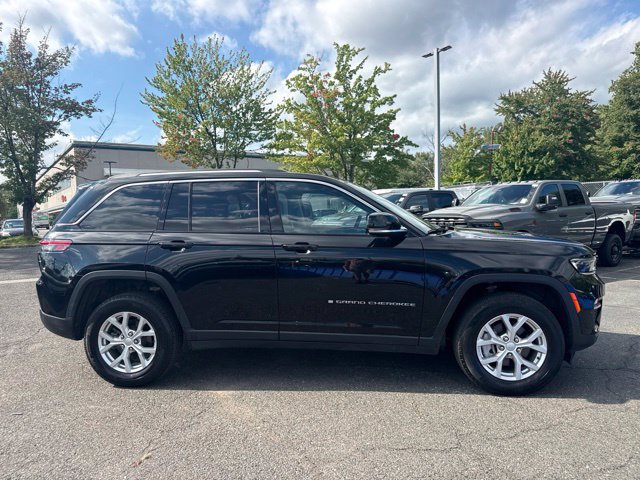 Used 2023 Jeep Grand Cherokee Limited AWD/4WD image 14