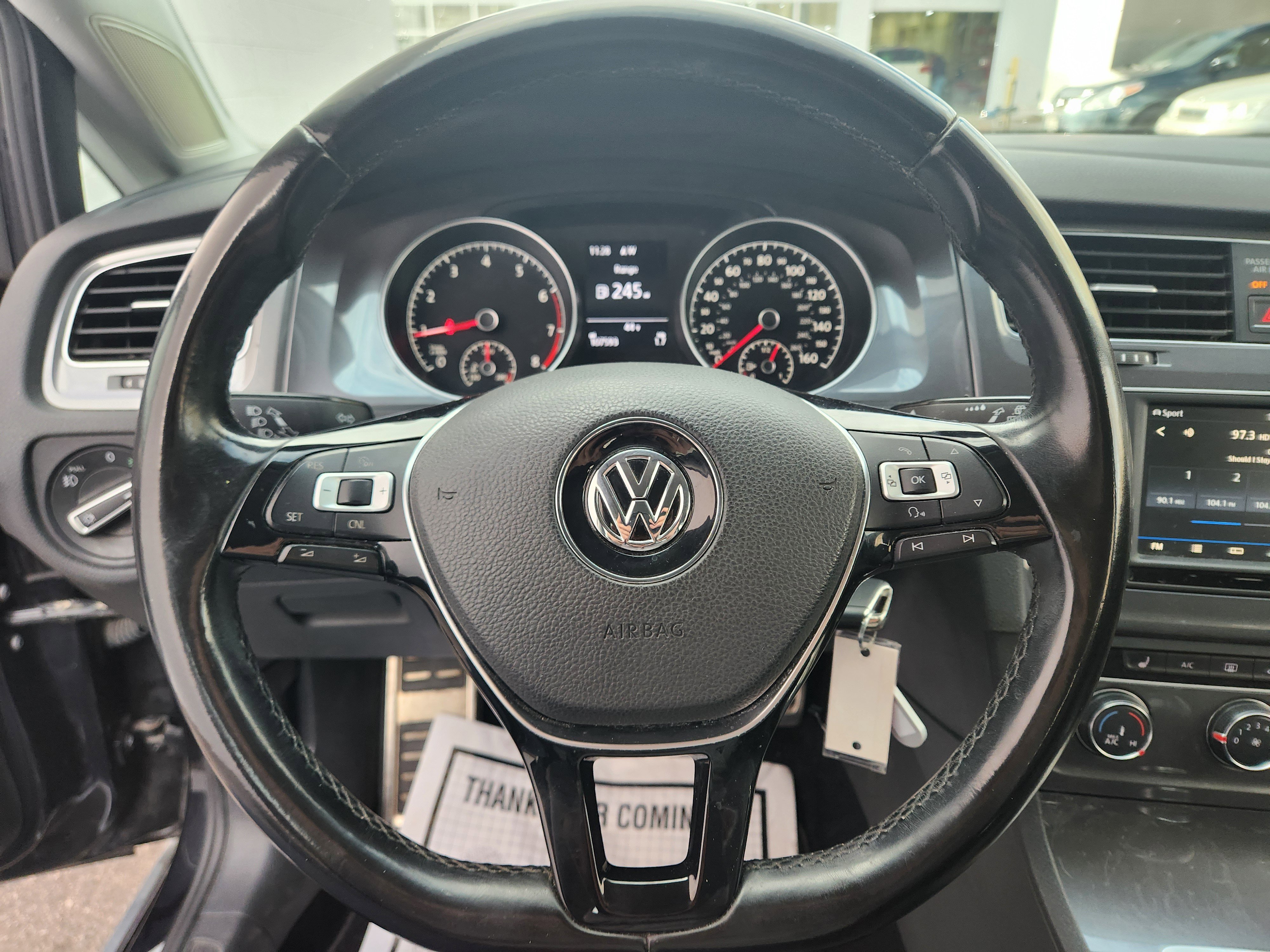 Used 2017 Volkswagen Golf Alltrack S image 11
