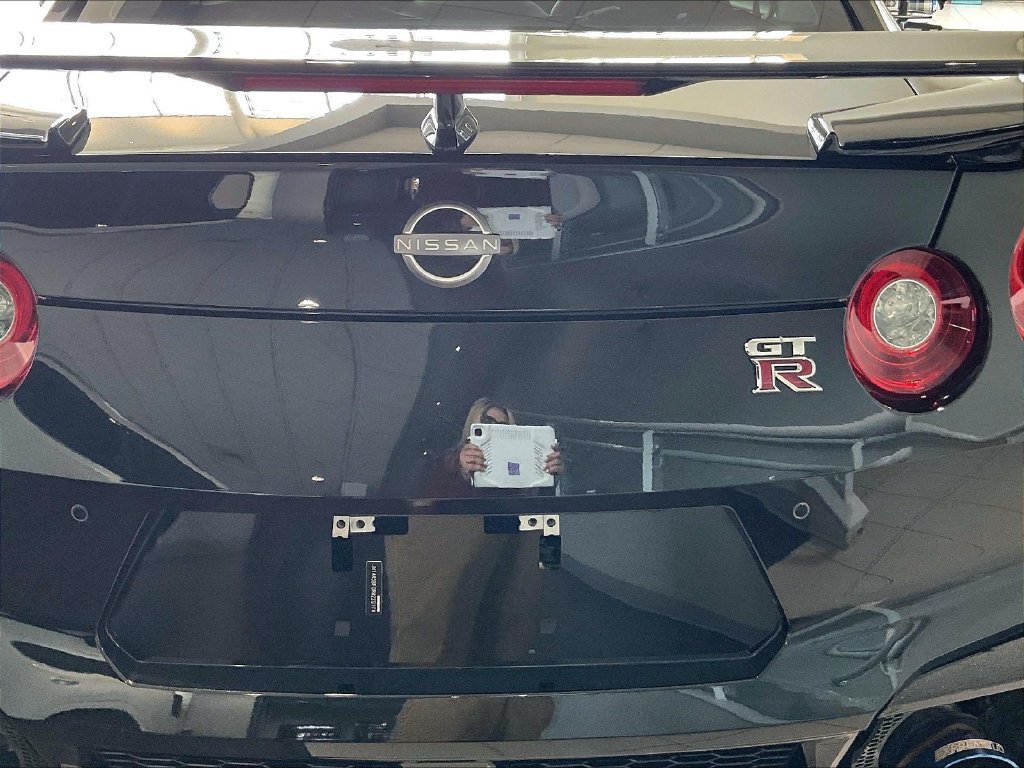 Used 2024 Nissan GT-R Premium w/ Premium Interior Package AWD/4WD image 27