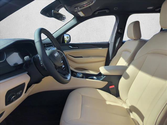 Used 2025 Jeep Grand Cherokee Limited image 12