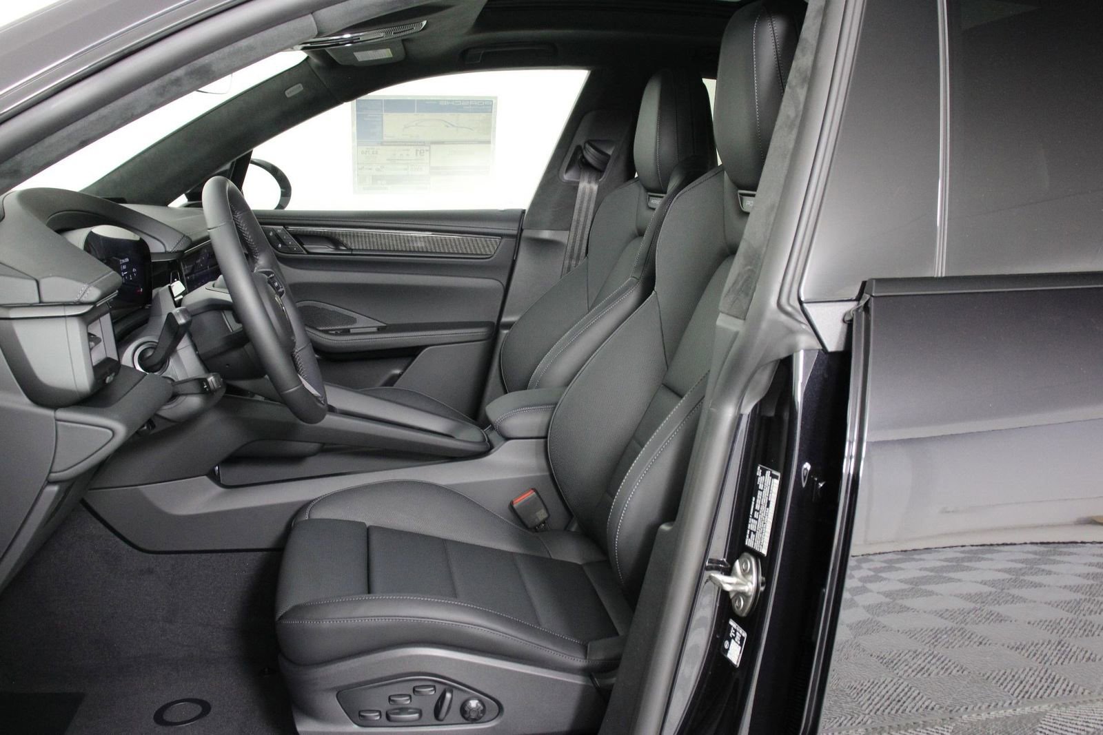 New 2026 Porsche Macan Turbo Electric image 5