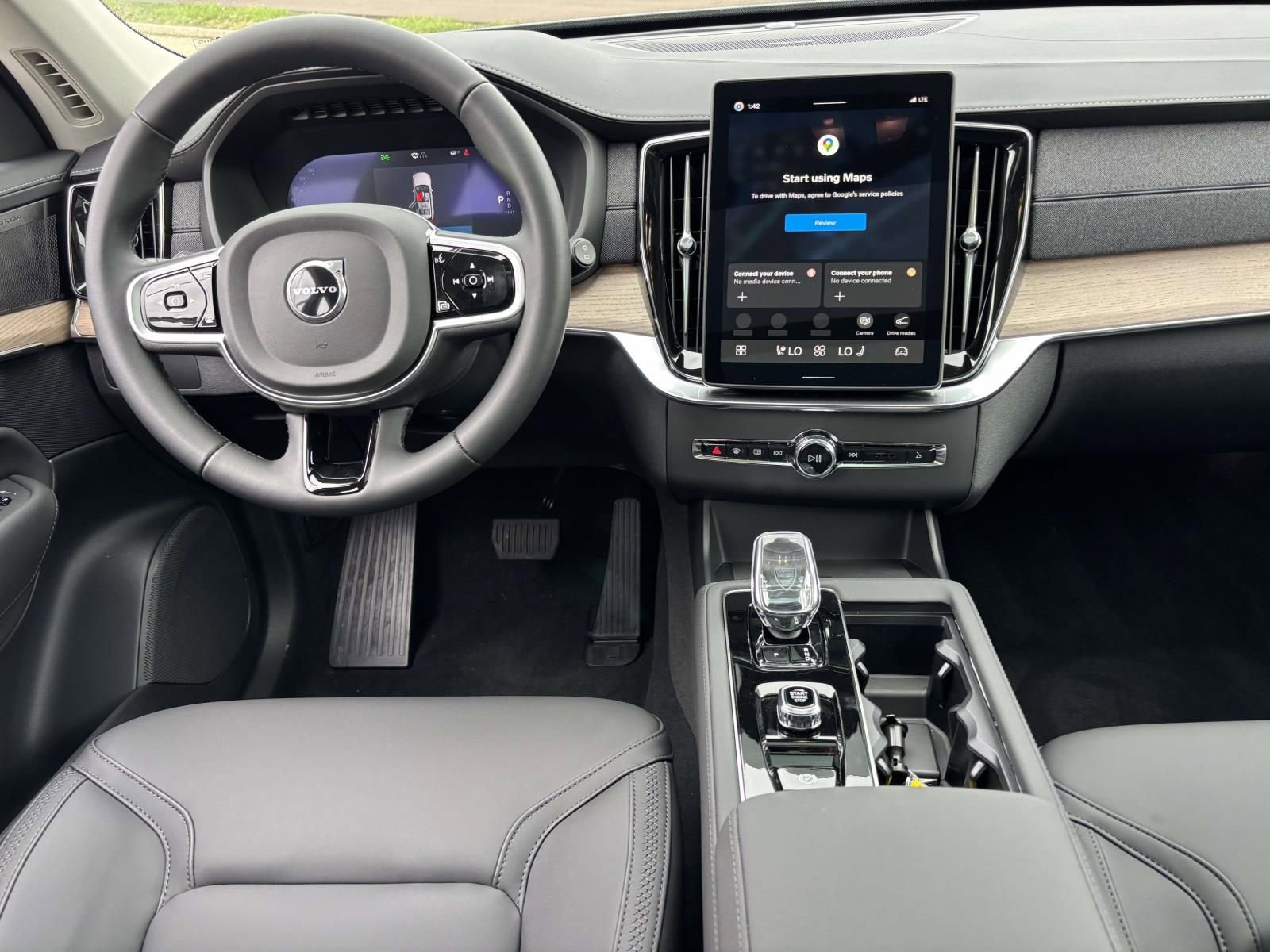 New 2026 Volvo XC90 B6 Plus w/ Protection Package Premier image 28