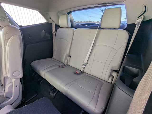 Used 2018 Buick Enclave Essence image 15