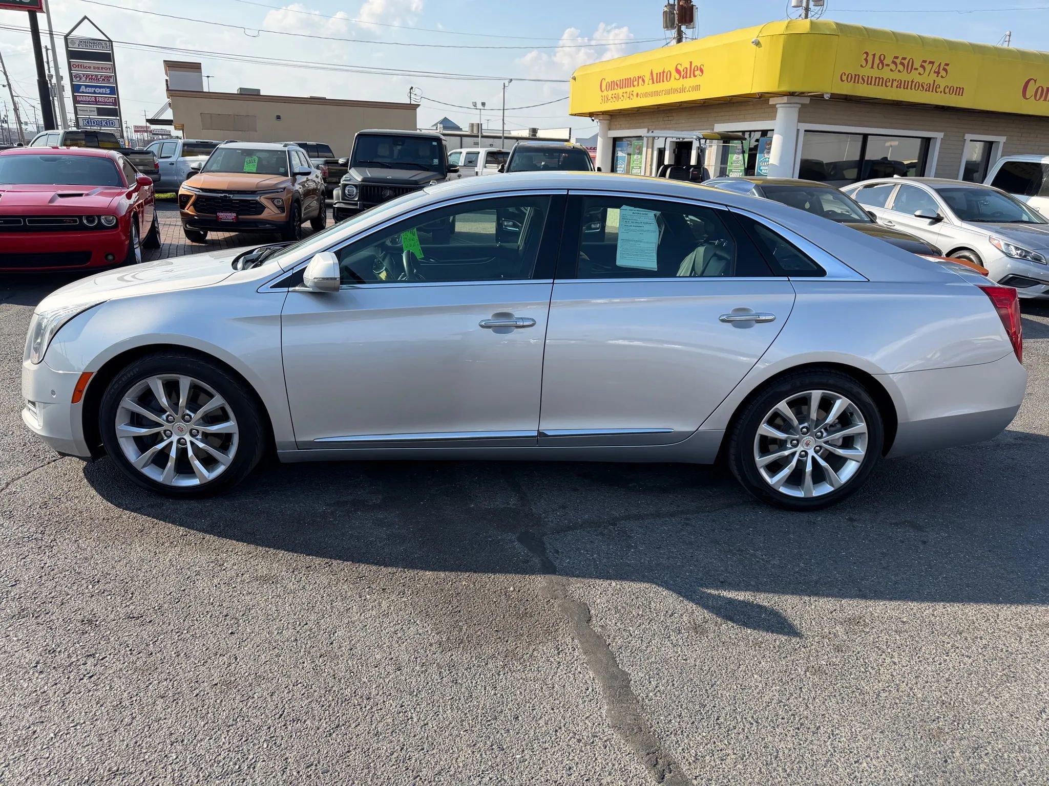 Used 2015 Cadillac XTS Luxury FWD image 2