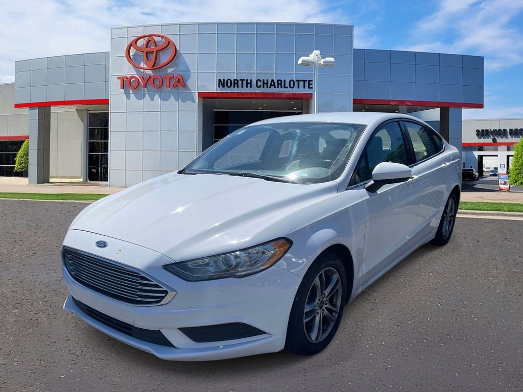 Used 2018 Ford Fusion SE FWD image 4