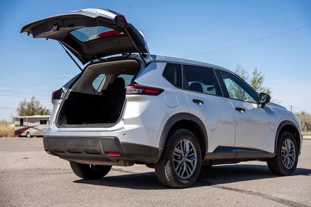 Used 2024 Nissan Rogue S AWD/4WD image 5