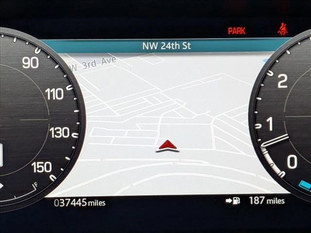 Used 2024 Land Rover Defender 110 X-Dynamic SE image 9