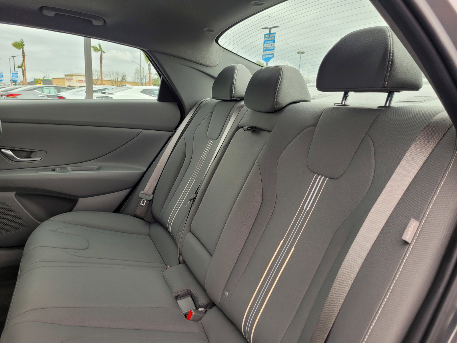 Used 2025 Hyundai Elantra SEL image 12