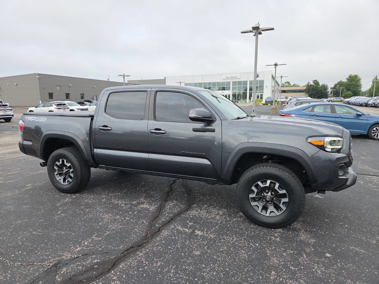 Used 2021 Toyota Tacoma TRD Off-Road w/ Technology Package AWD/4WD image 2