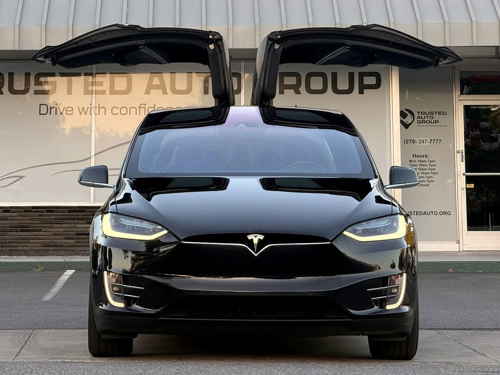 Used 2016 Tesla Model X 90D AWD/4WD image 3