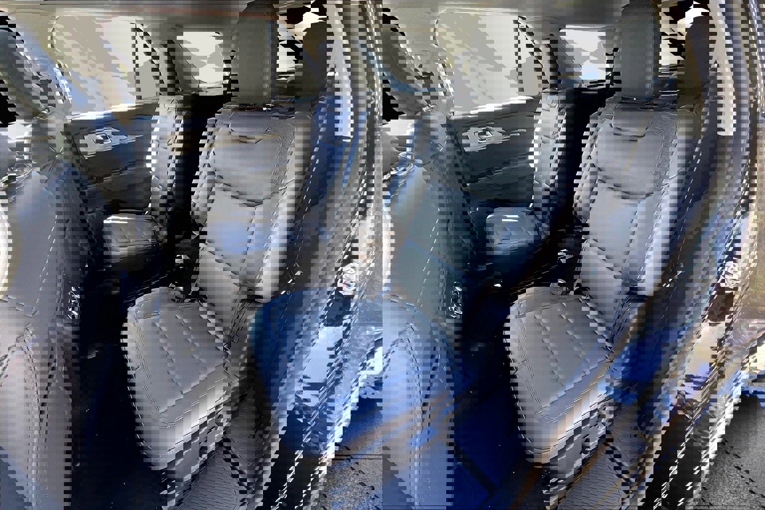 New 2025 Ford Explorer Active w/ Active Comfort Package image 10