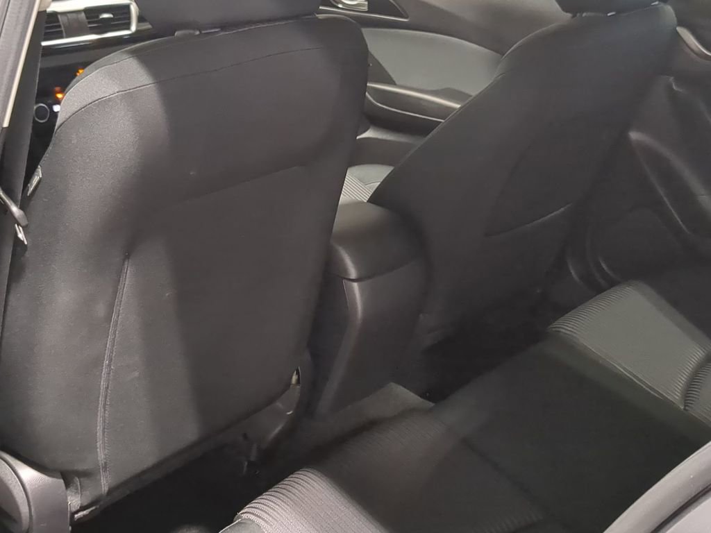 Used 2015 MAZDA MAZDA3 i Touring w/ Technology Package image 21
