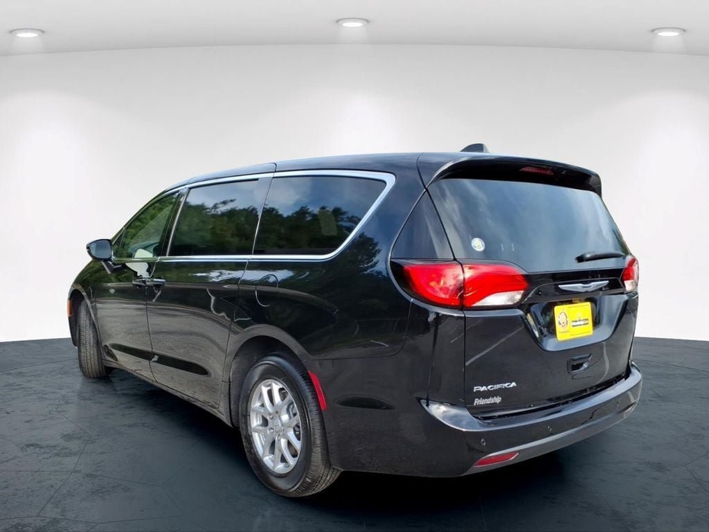 New 2027 Chrysler Pacifica LX FWD image 7