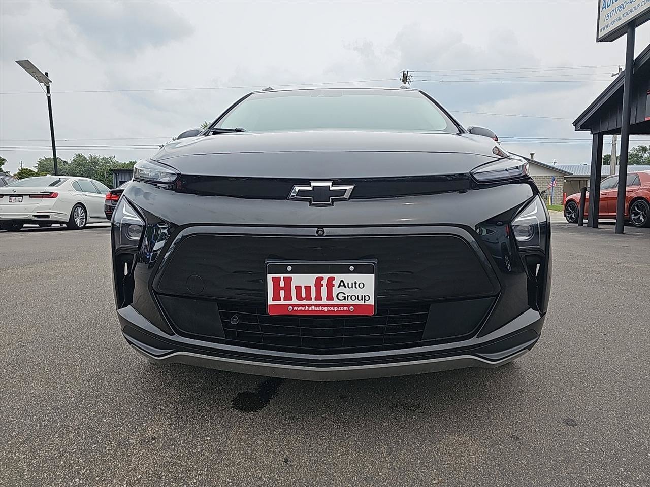 Used 2023 Chevrolet Bolt EUV Premier w/ Sun & Sound Package FWD image 9