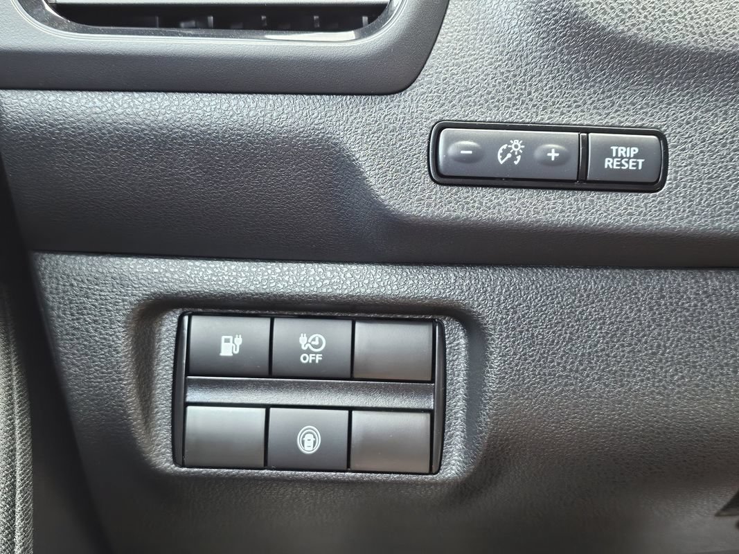 Used 2025 Nissan Leaf S FWD image 25