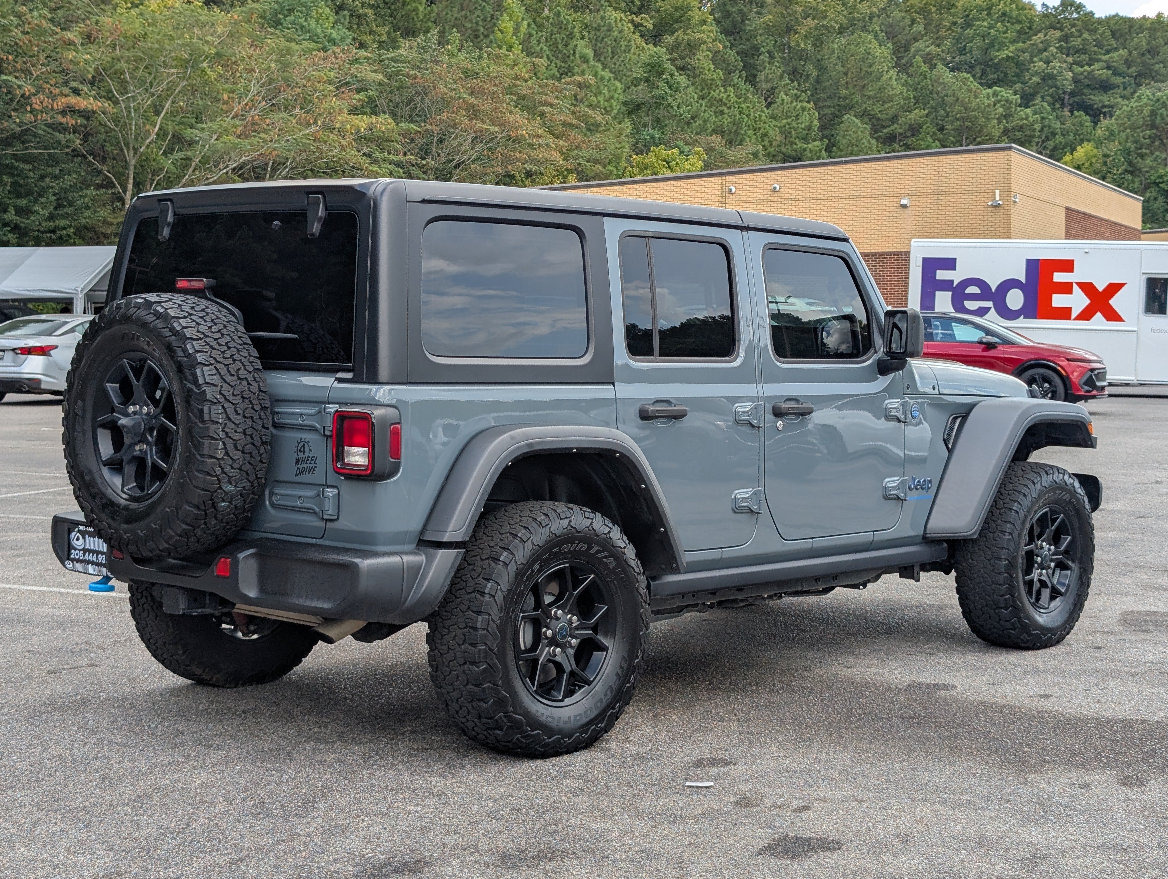 Used 2024 Jeep Wrangler Unlimited AWD/4WD image 9