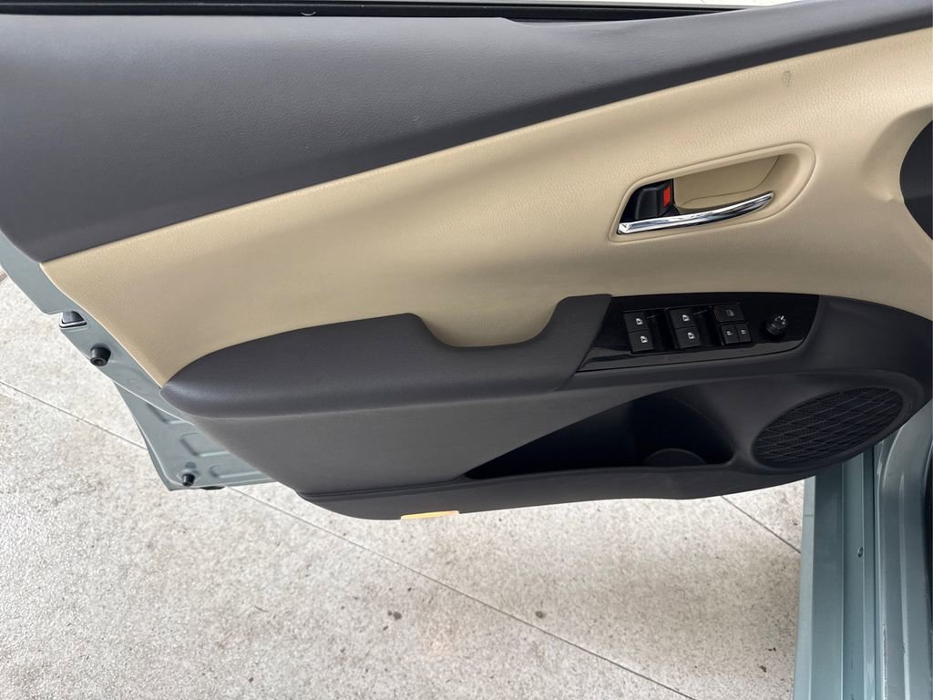 Used 2016 Toyota Prius Four image 40