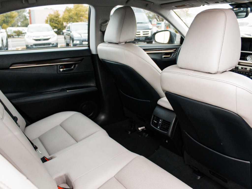 Used 2018 Lexus ES 350 w/ Navigation System Package FWD image 30