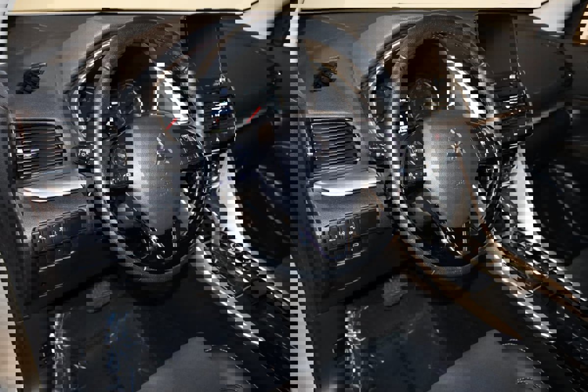 Used 2025 Mitsubishi Eclipse Cross SE image 32