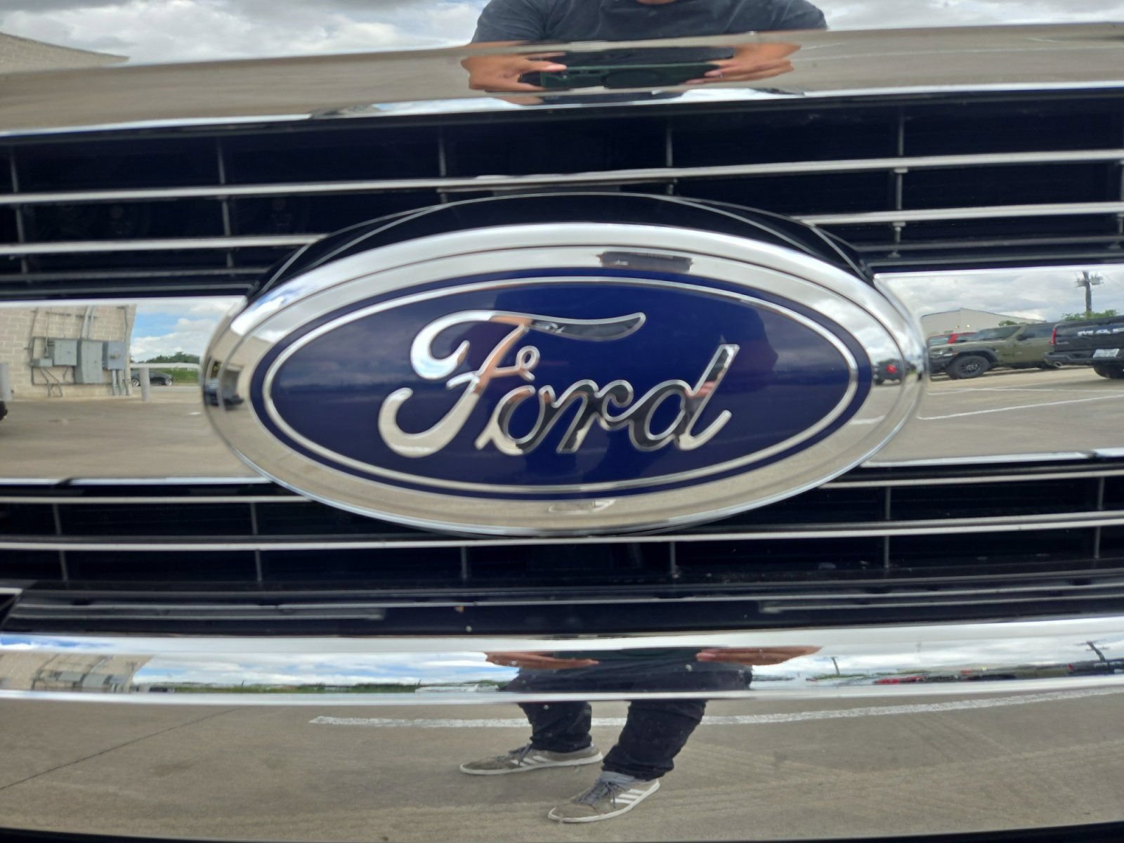 Used 2017 Ford F150 Lariat RWD image 11