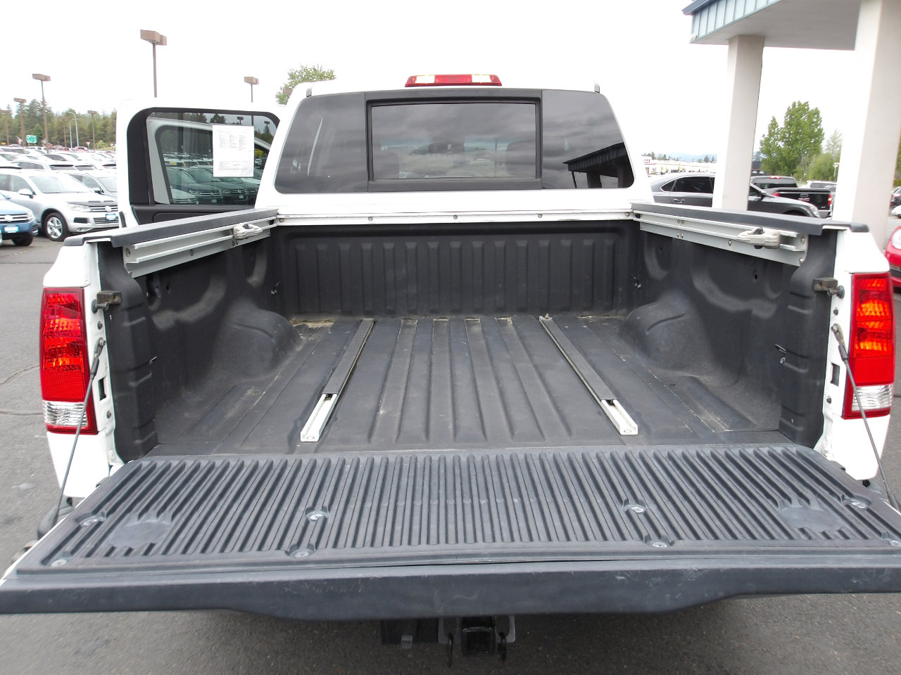 Used 2011 Nissan Titan S image 11