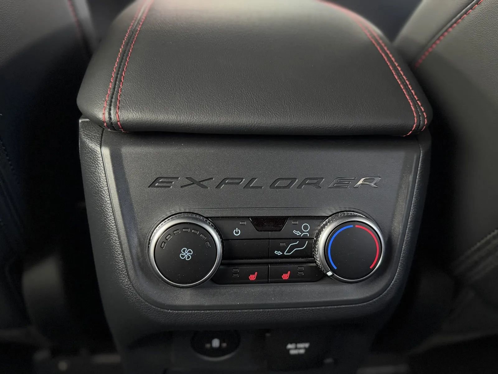 Used 2025 Ford Explorer ST image 44