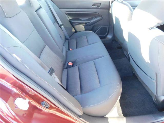 Used 2025 Nissan Altima 2.5 SV FWD image 25