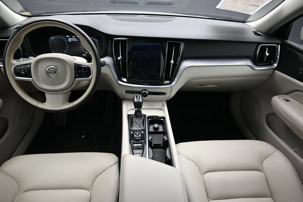 Used 2020 Volvo S60 T5 Momentum FWD image 16