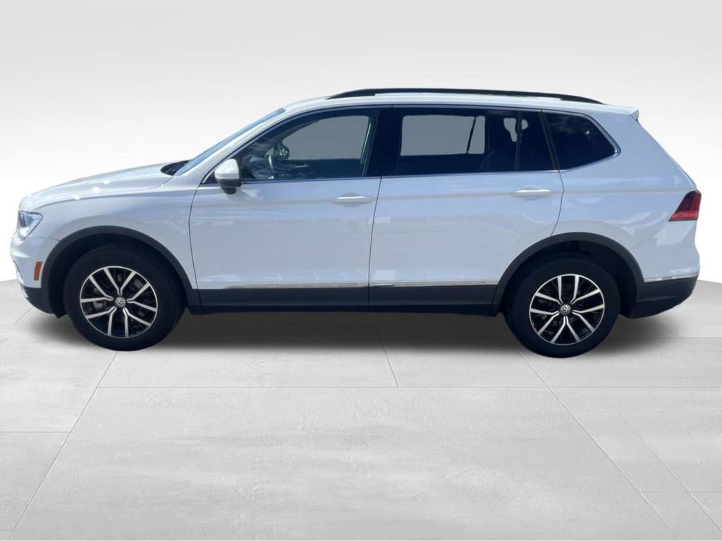 Used 2021 Volkswagen Tiguan SE w/ Panoramic Sunroof Package AWD/4WD image 10