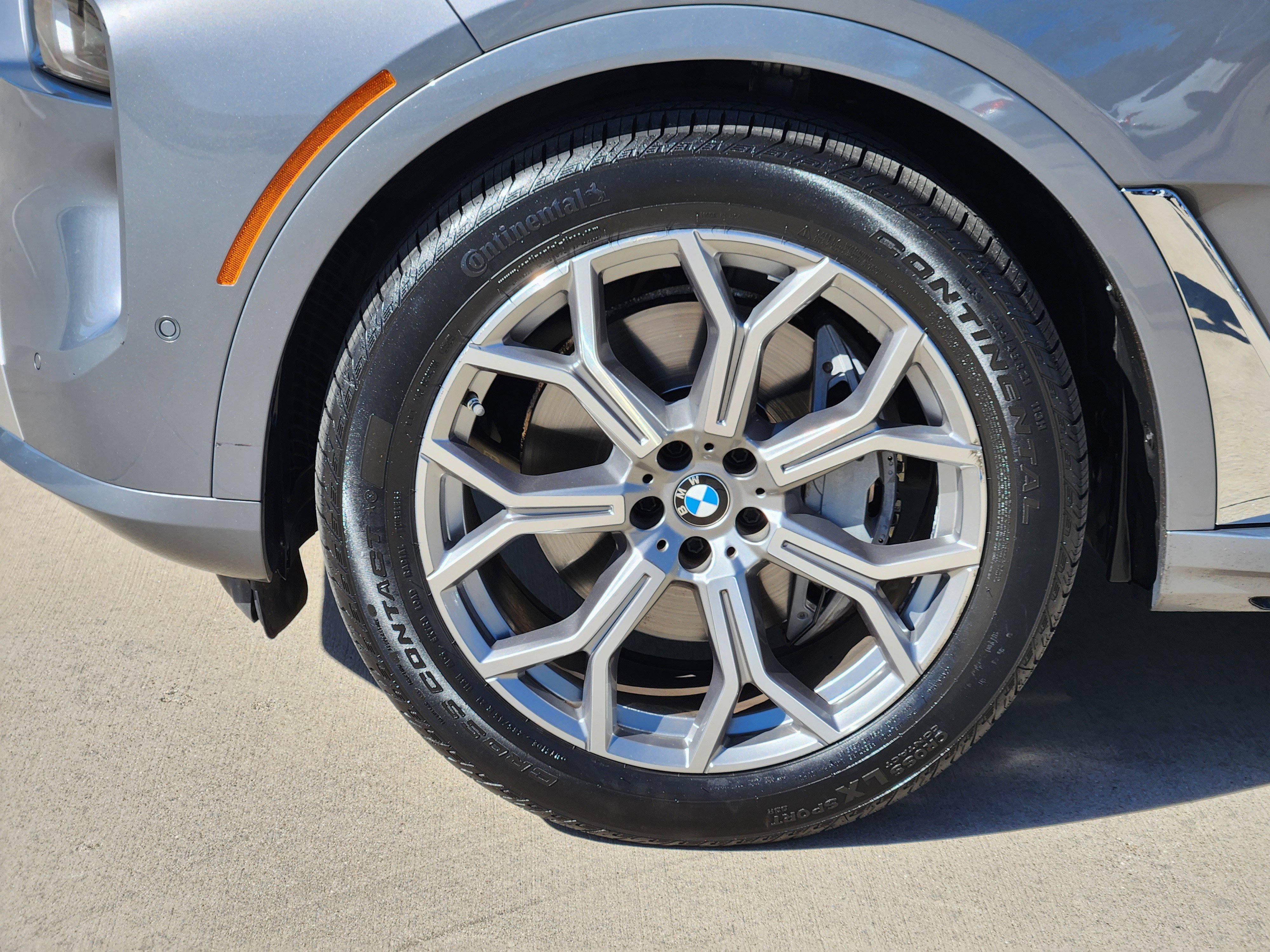 Used 2024 BMW X7 xDrive40i w/ Premium Package image 10