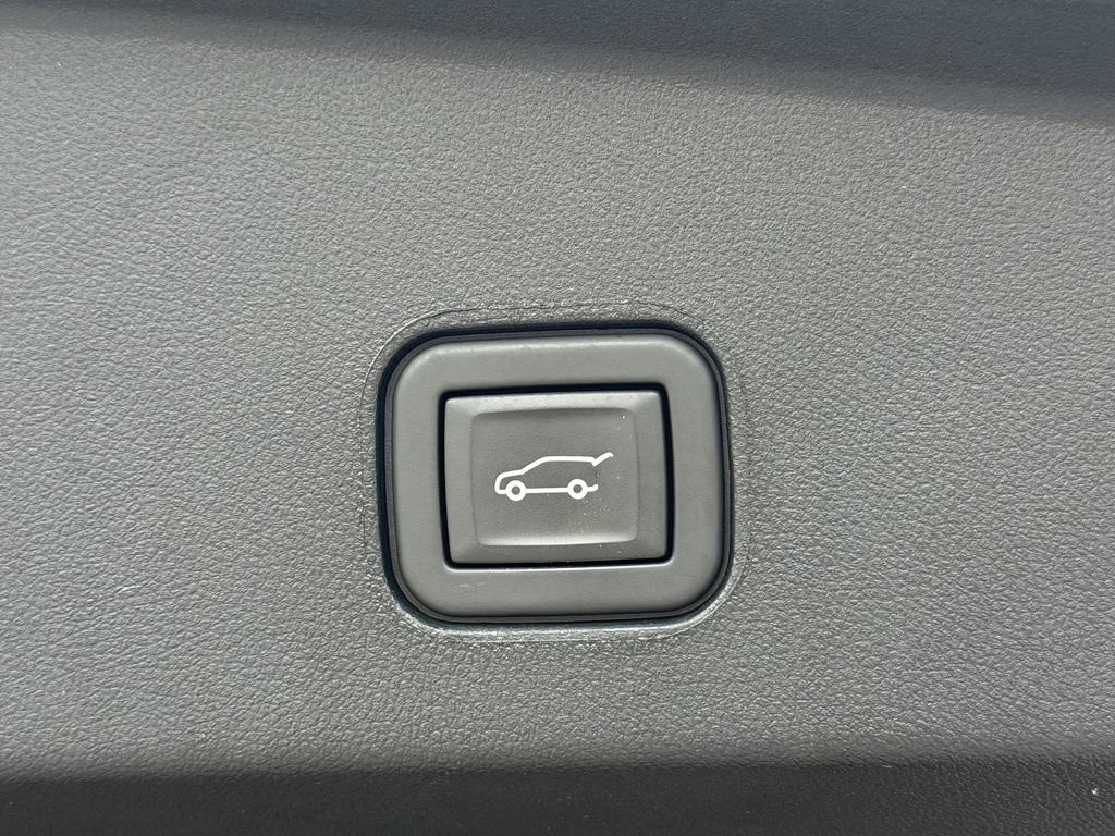 Used 2024 Cadillac Lyriq Sport AWD/4WD image 20