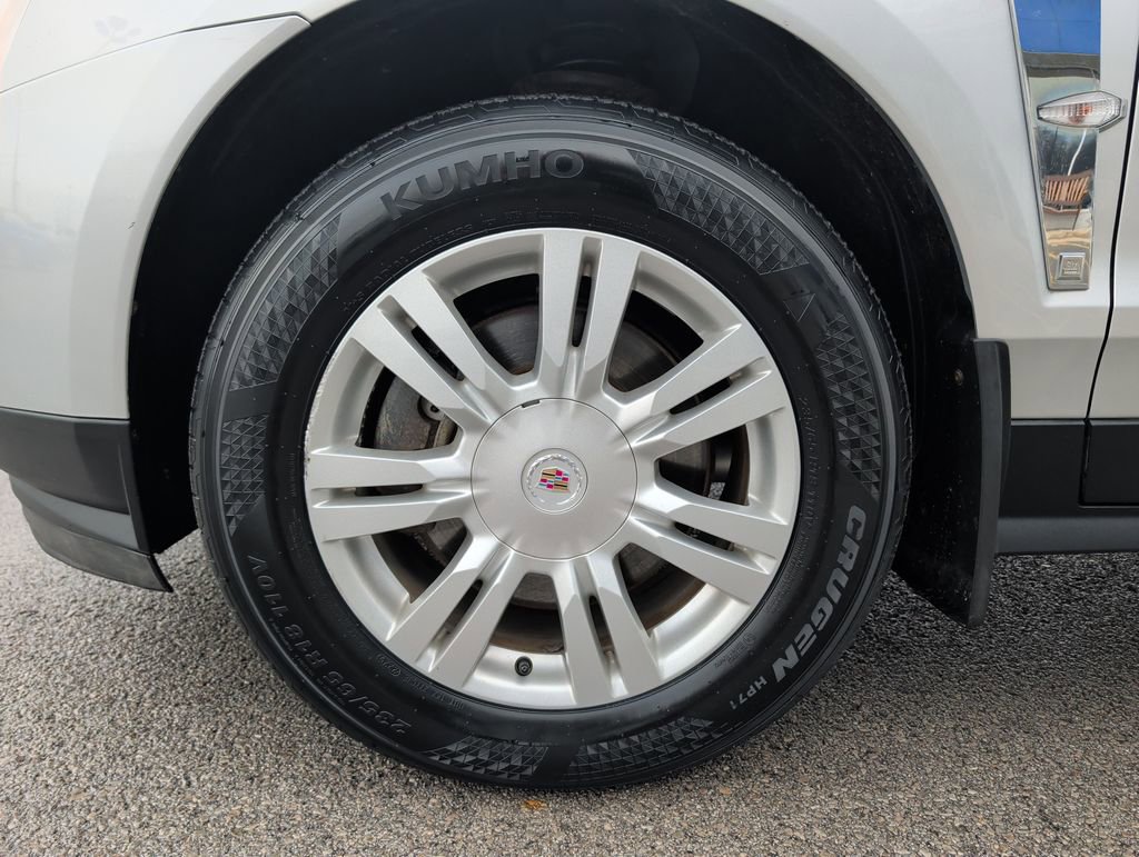 Used 2012 Cadillac SRX FWD image 4