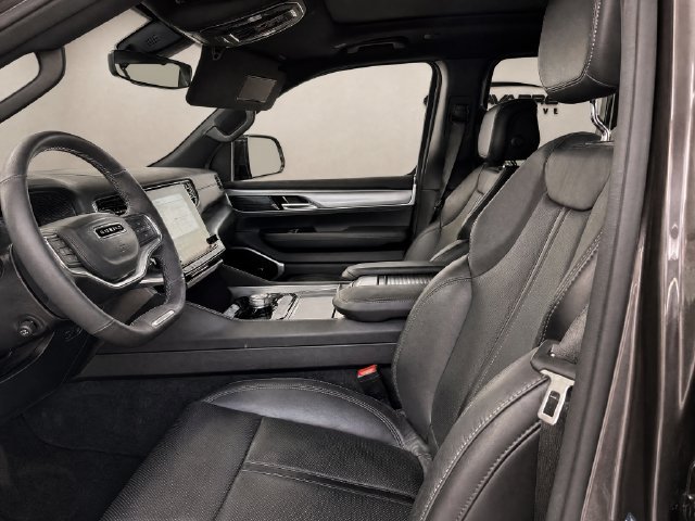 Used 2024 Jeep Wagoneer Series II w/ Convenience Group I RWD image 11