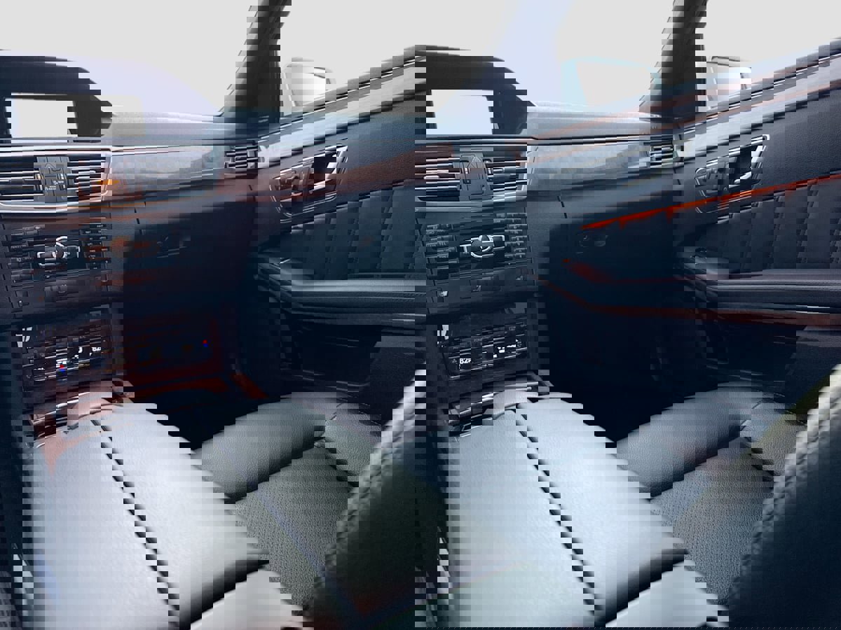 Used 2013 Mercedes-Benz E 350 4MATIC Wagon image 23