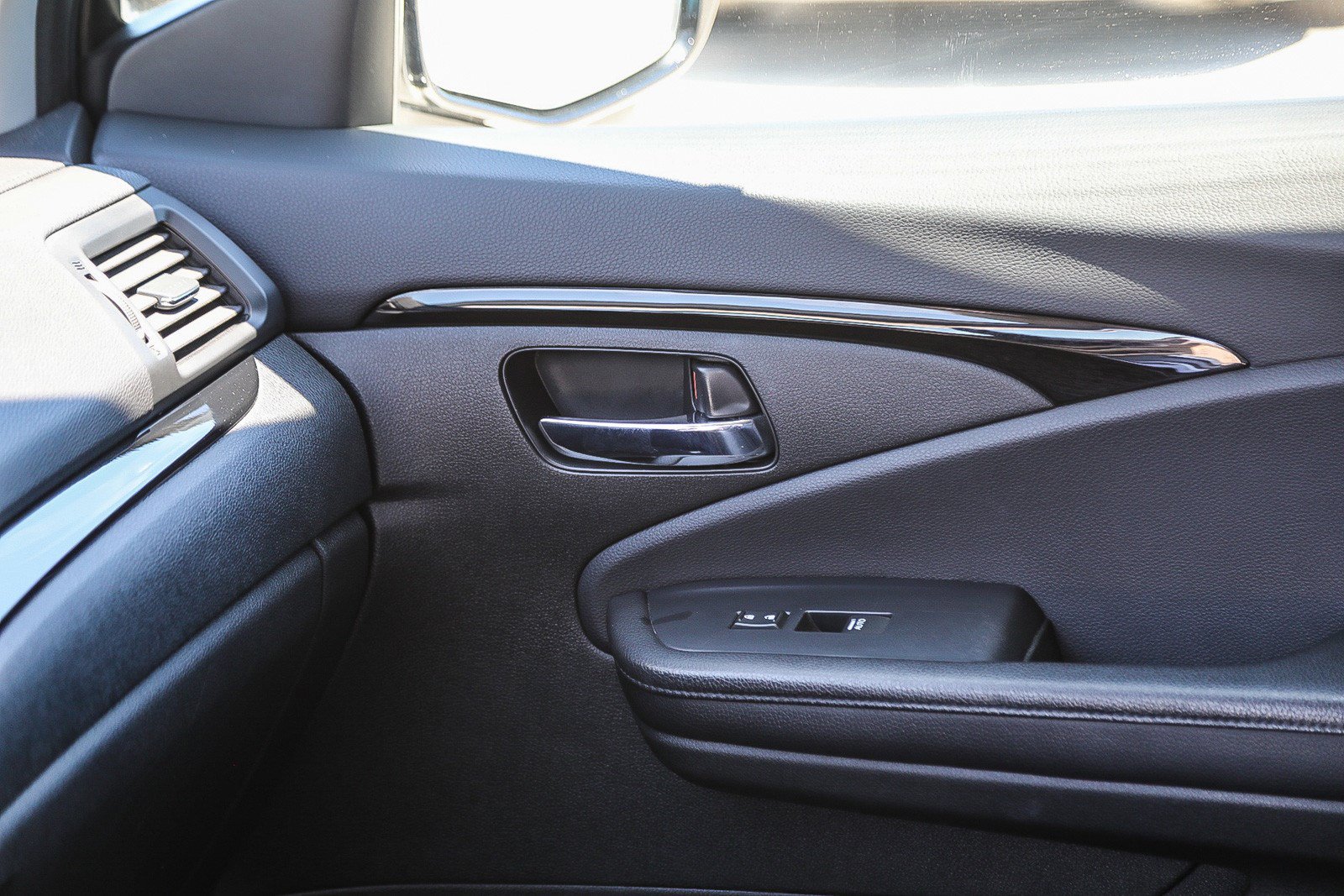Used 2017 Honda Pilot Touring image 21
