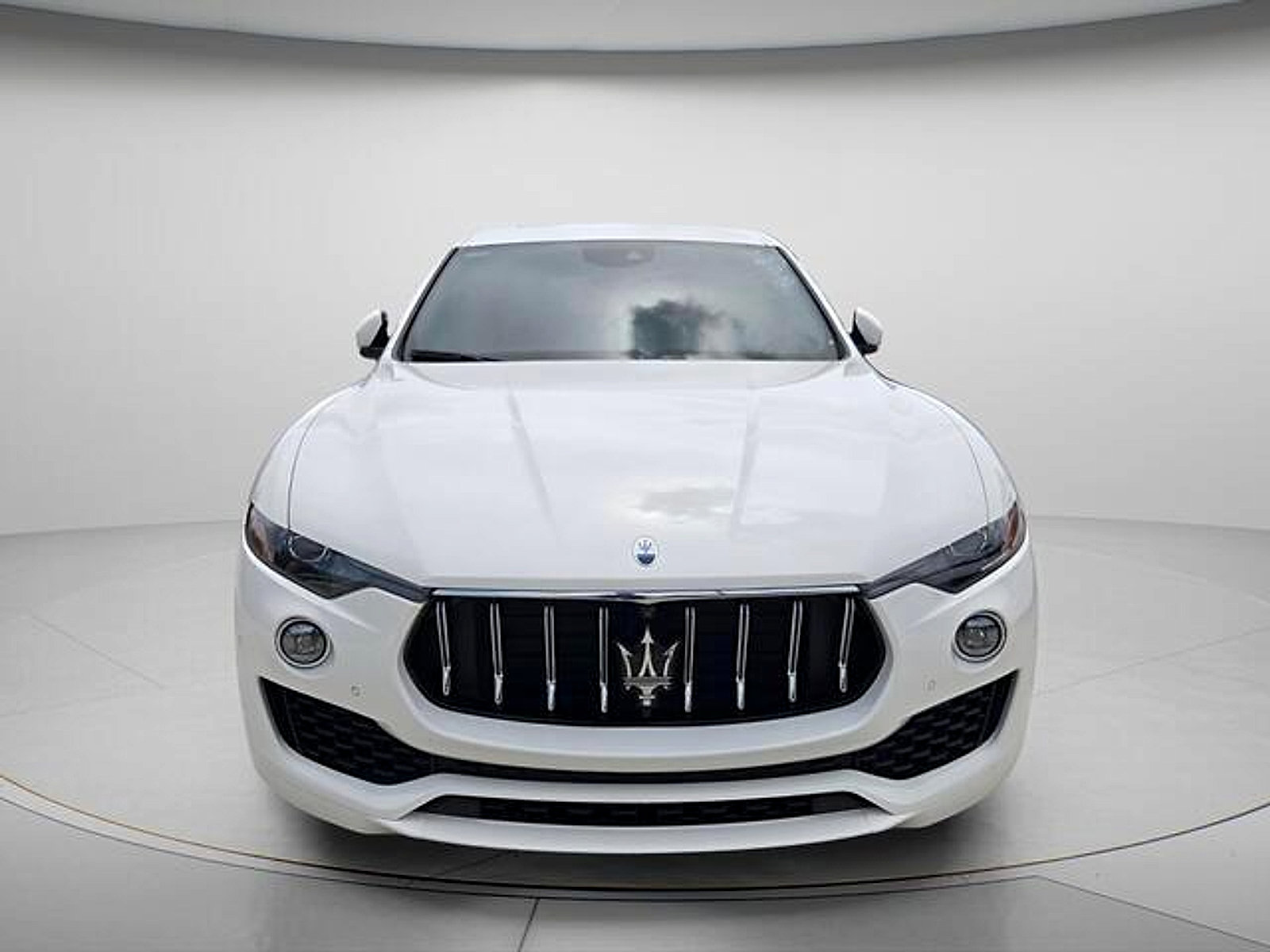 Used 2023 Maserati Levante GT AWD/4WD image 3