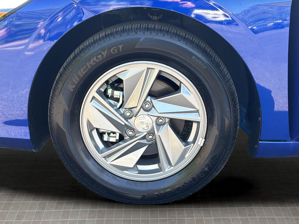 Certified 2025 Hyundai Elantra SE FWD image 45