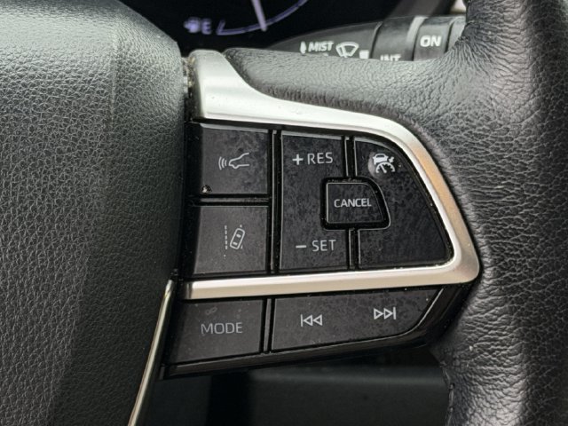 Used 2021 Toyota Sienna XLE FWD image 14