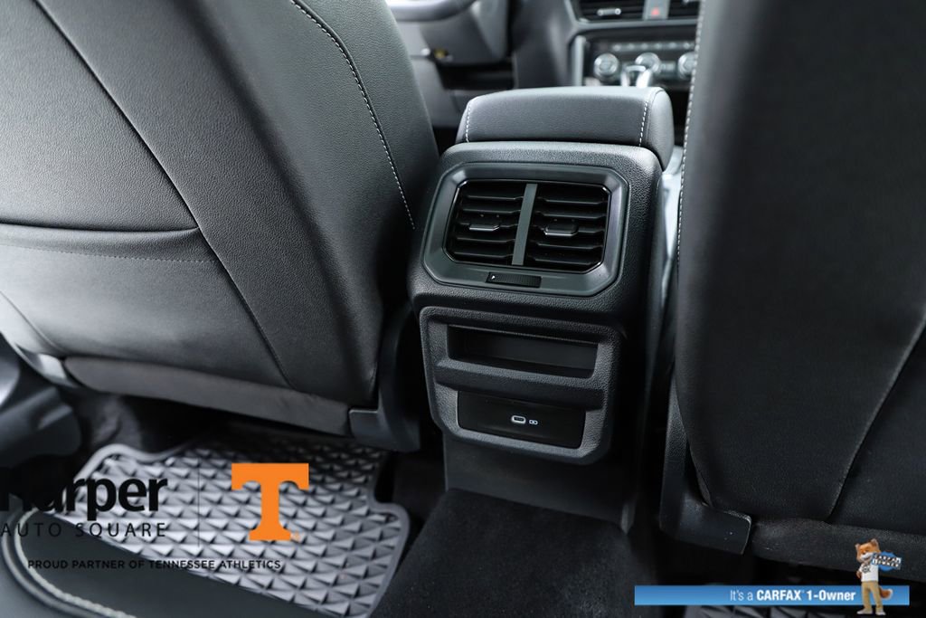 Used 2024 Volkswagen Taos SE w/ Panoramic Sunroof Package image 38