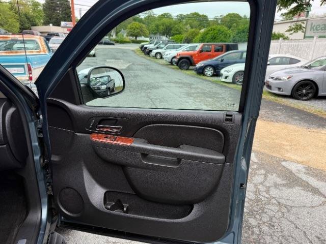 Used 2012 Chevrolet Avalanche LTZ AWD/4WD image 9