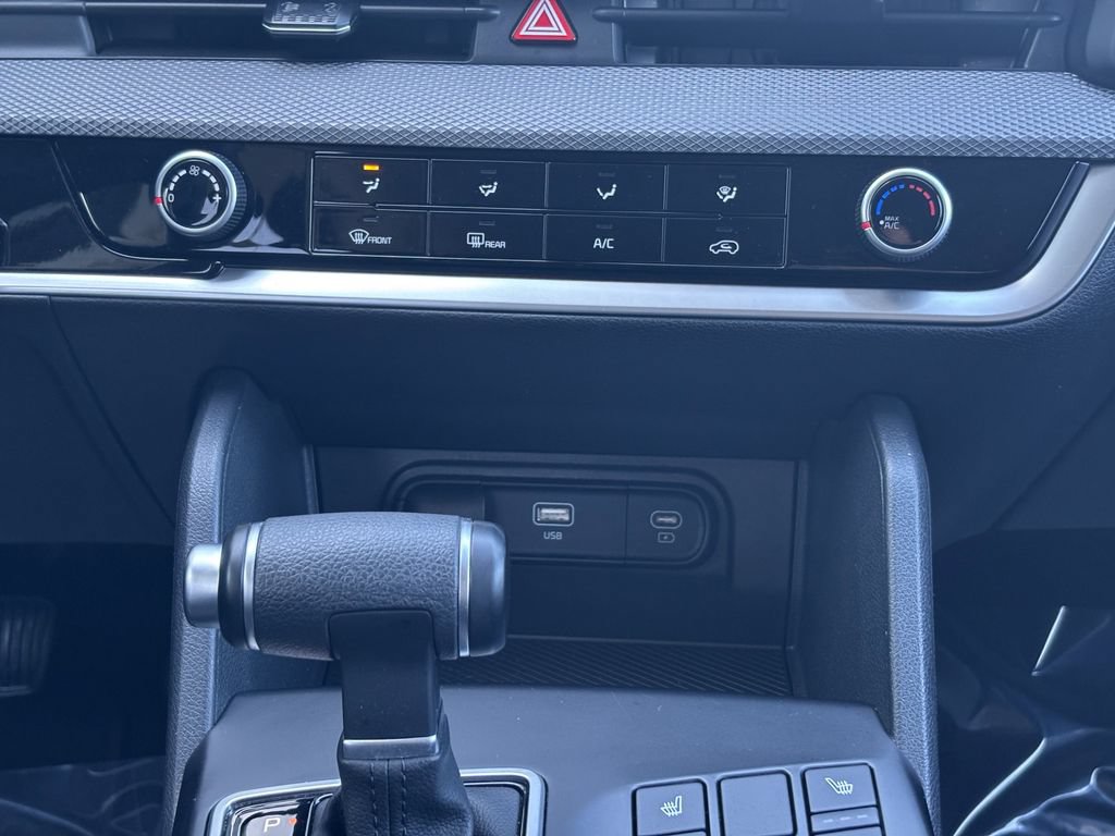 Used 2025 Kia Sportage LX AWD/4WD image 18