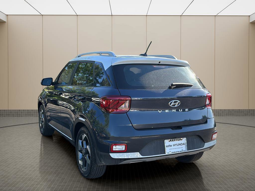 Certified 2023 Hyundai Venue Limited FWD image 3