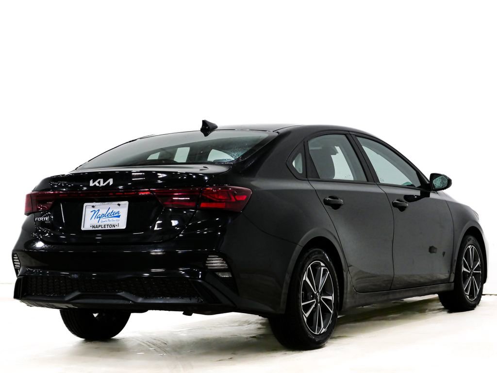 Used 2023 Kia Forte LXS image 6