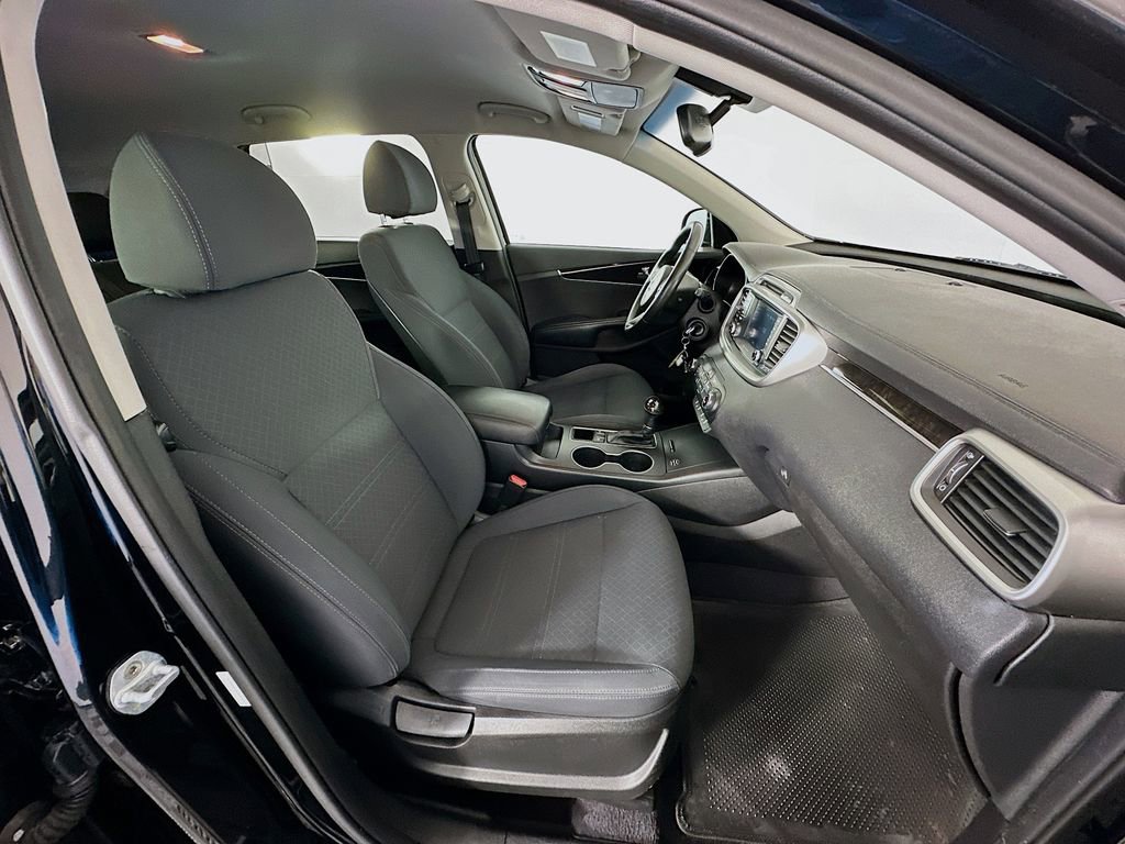Used 2018 Kia Sorento LX image 27